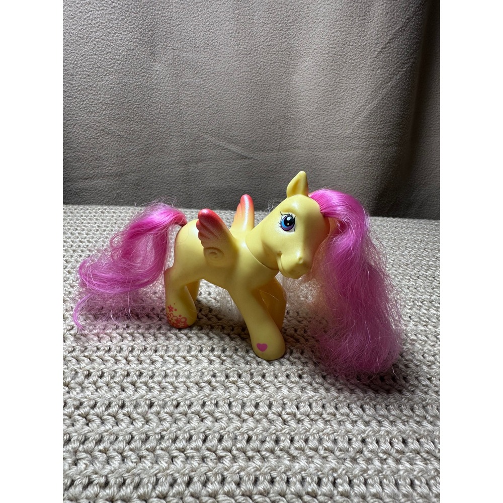 My Little Pony G3 Crystal Princess Pegasus Pearly Pie 2005 Yellow Pink Toy